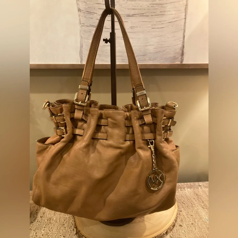 Michael Kors Way Bag Carmel Brown Cinch Buckle‎ Logo Charm Hobo Tote Satchel